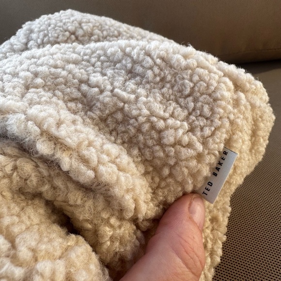 Ted Baker Cream Textured Bucket Hat - Picture 3 of 9